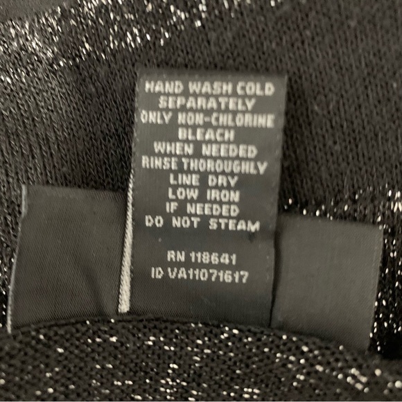 Lane Bryant black & silver metallic stripe v-neck 3/4 sleeve sweater. Size 22/24 - Picture 5 of 10